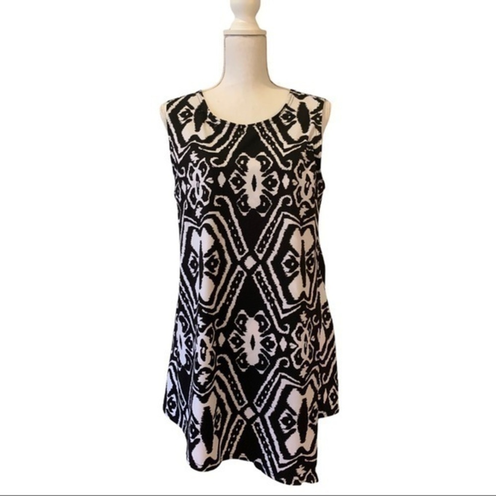 Neiman Marcus sleeveless black/white tunic - Picture 4 of 8